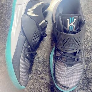 NIke Kyrie low 3